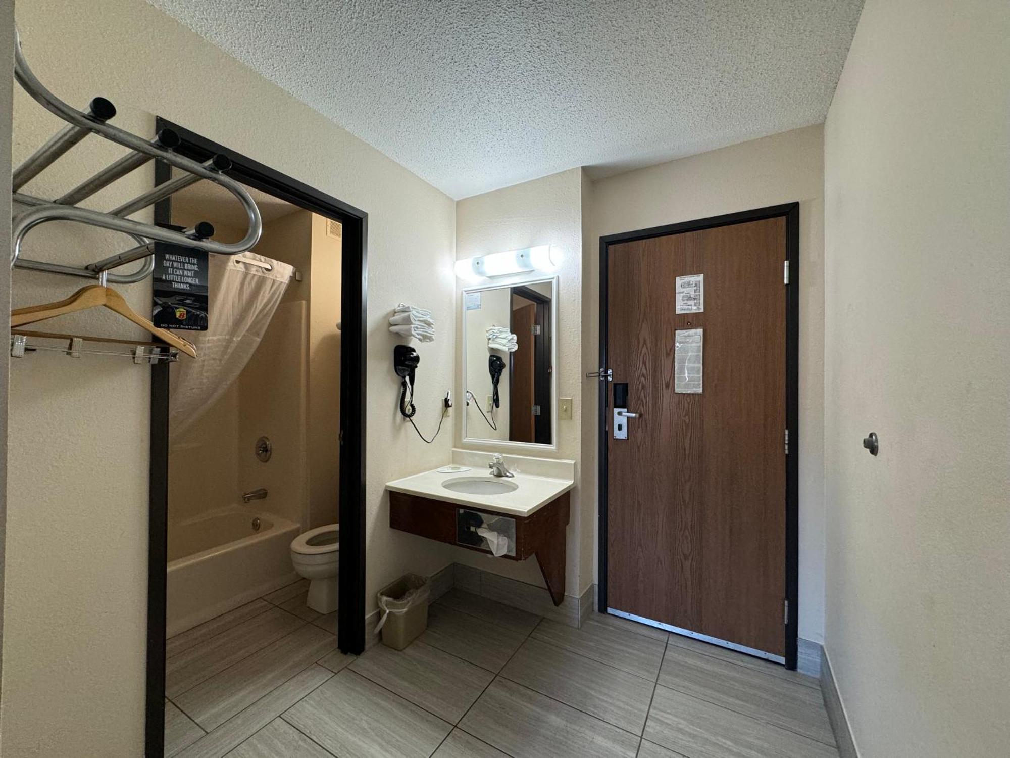 Hotel Super 8 By Wyndham Columbia Clark Lane Extérieur photo