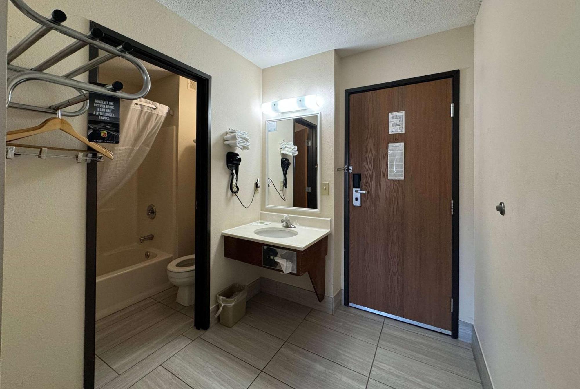 Hotel Super 8 By Wyndham Columbia Clark Lane Extérieur photo