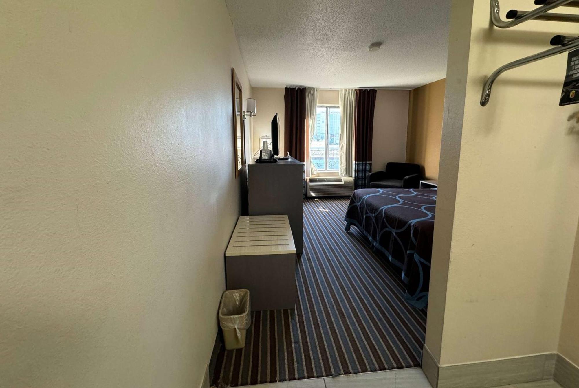 Hotel Super 8 By Wyndham Columbia Clark Lane Extérieur photo